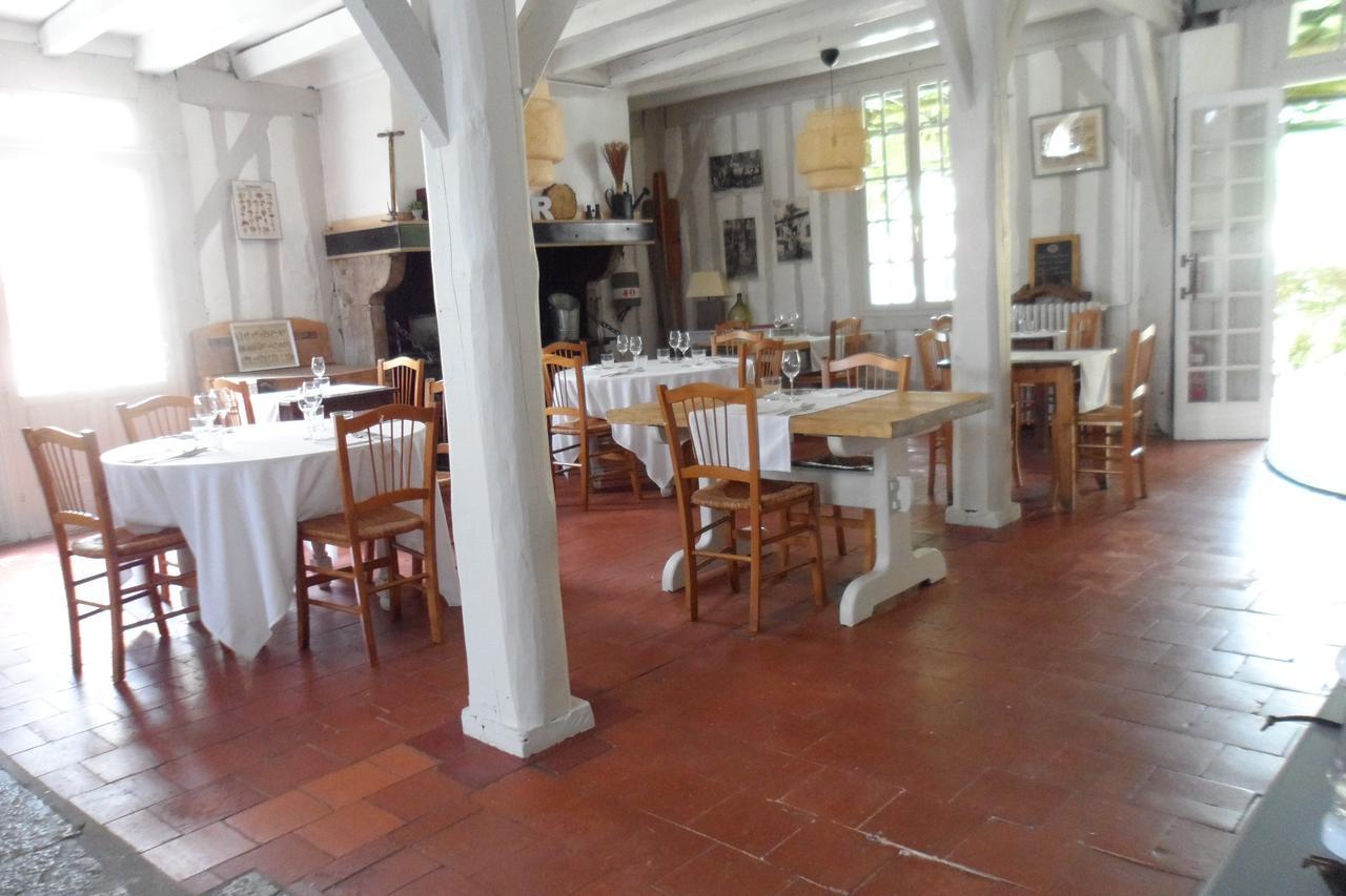 Hotel Et Restaurant Traditionnel L' Escalandes Lesperon  Экстерьер фото