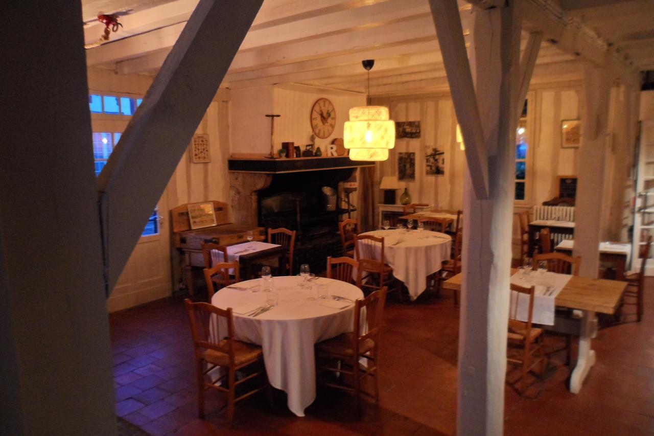 Hotel Et Restaurant Traditionnel L' Escalandes Lesperon  Экстерьер фото